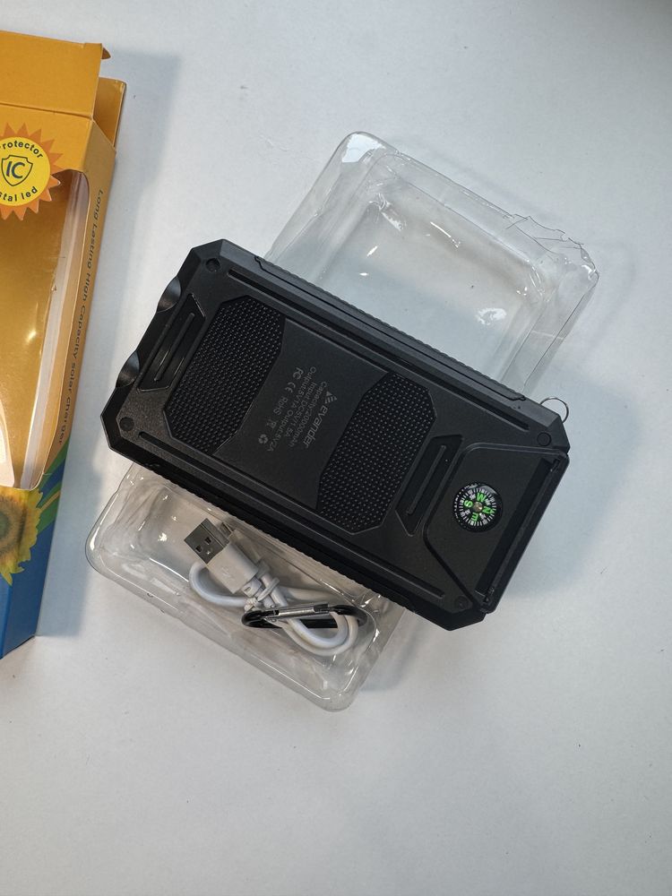 PowerBank  на сонячних батареях