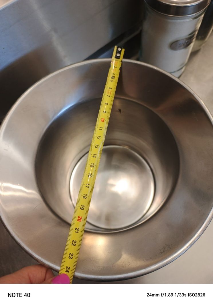 Stalowe wiaderko -cylinder do serwowania szampana