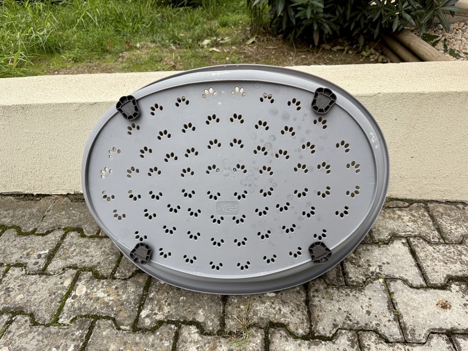 Cama plástica para cães