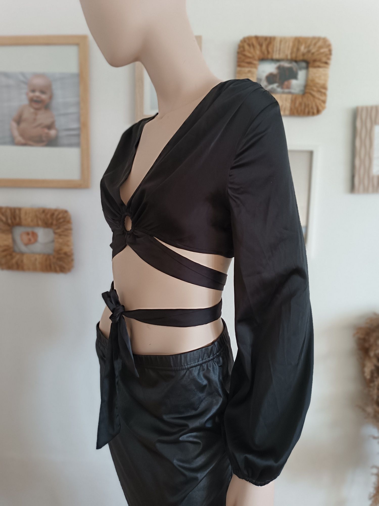 Czarny crop top z długim rękawem shein s 36 satynowy z wiązaniem
