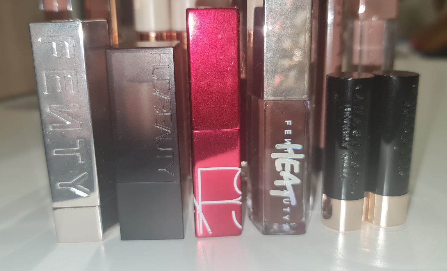 Pomadki Sephora Abh, Huda, Fenty...