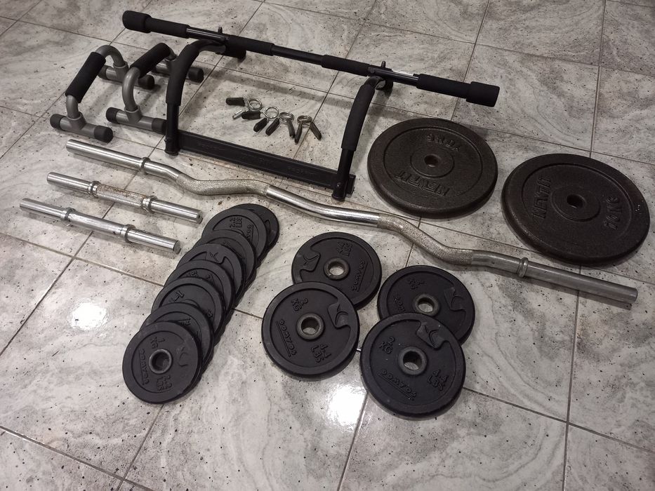 Conjunto de pesos de musculação