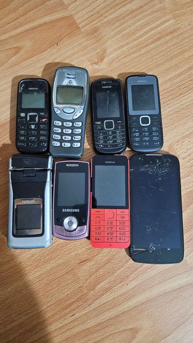 Мобільні телефони