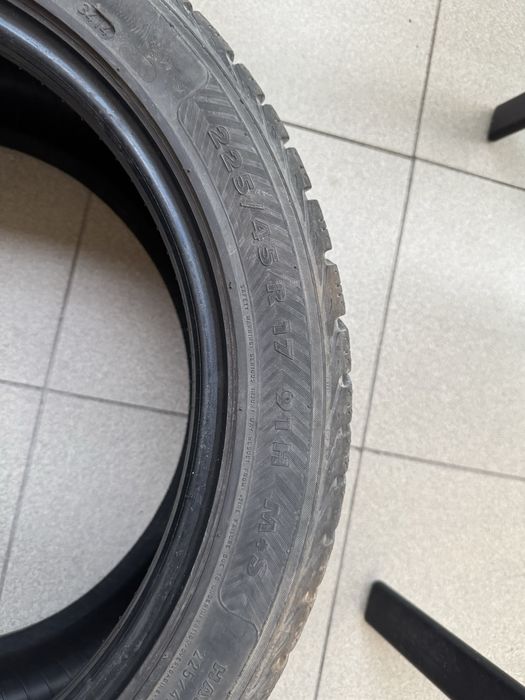 Opony zimowe Nokian 225 45 R17