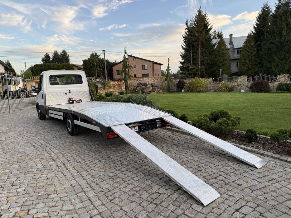 Zabudowa laweta pomoc drogowa iveco mercedes sprinter master renault