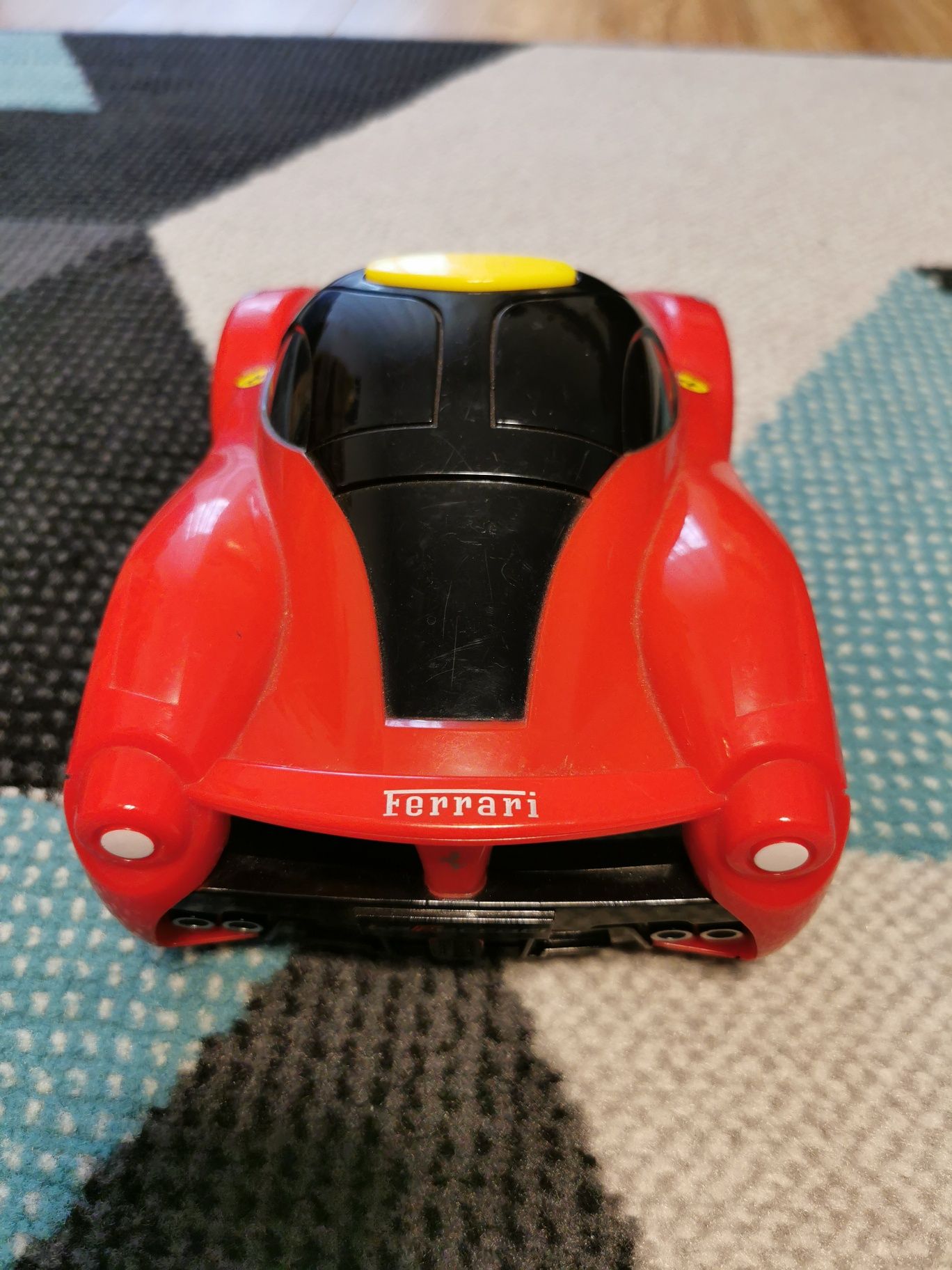 Autko Ferrari dla dziecka