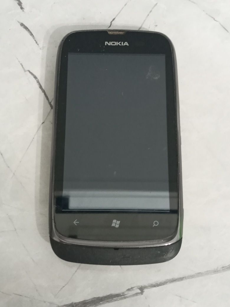 Телефон Nokia 610 сенсорний