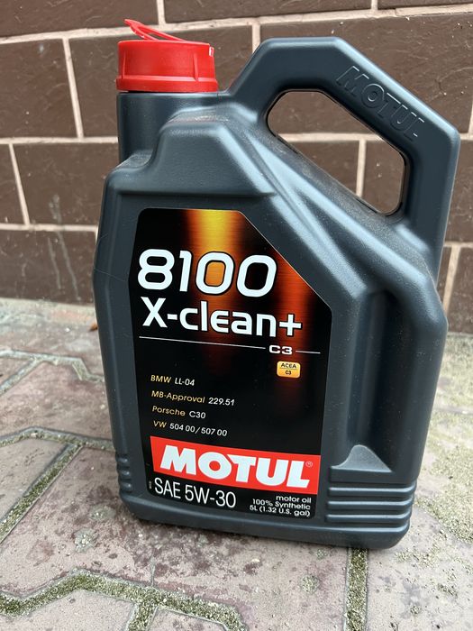 Olej silnikowy MOTUL 8100 X-Clean+ C3 5W-30