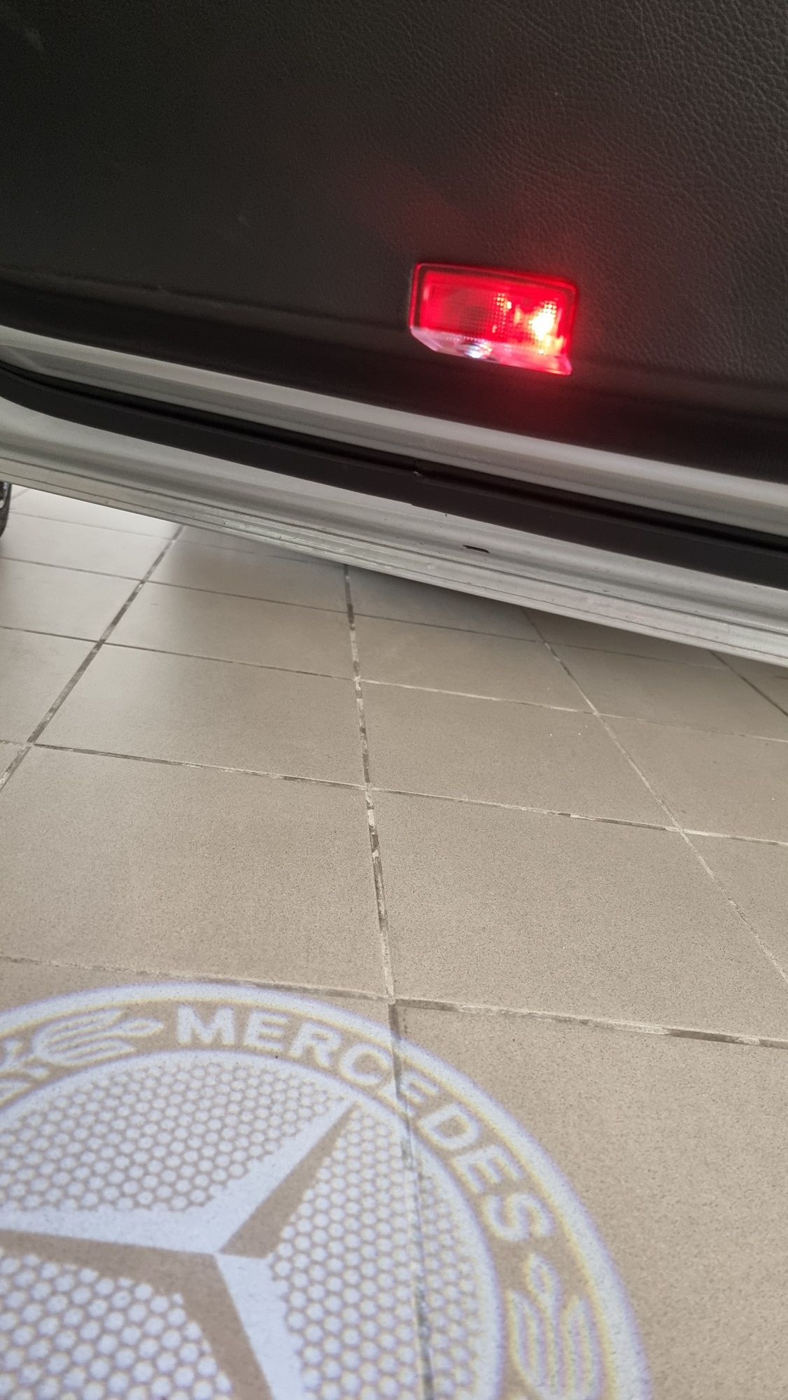 Luzes holograma mercedes