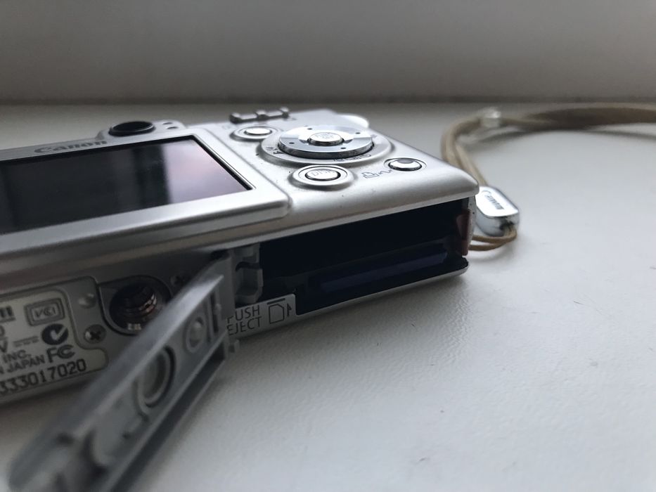 Продаю Canon ixus 50