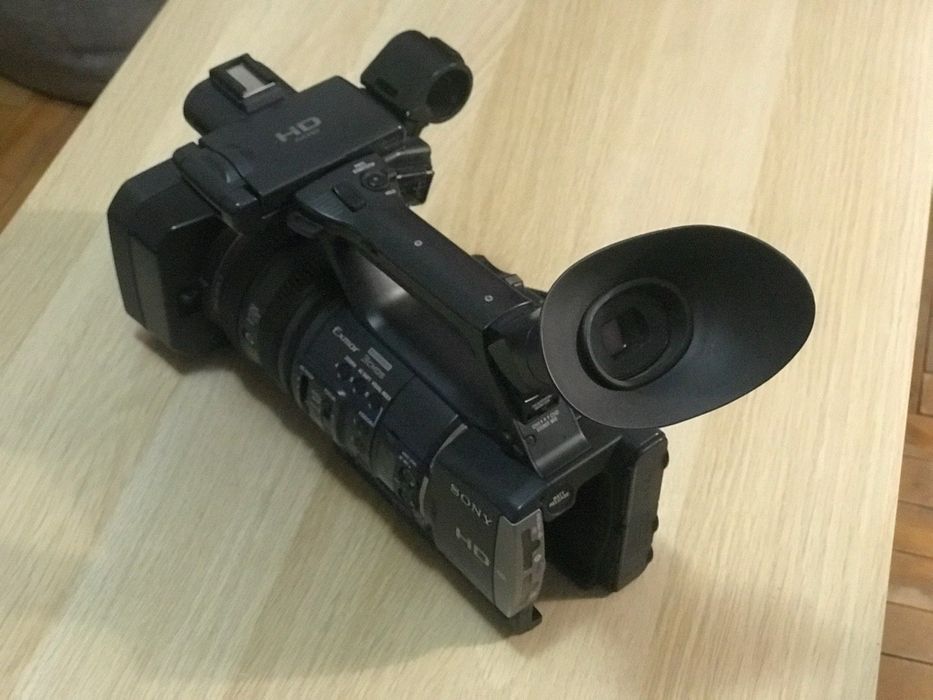 Sony HDR-AX2000 Handycam