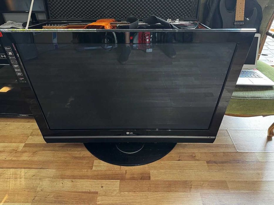 Telewizor LG 42 cale LCD + Oryginalny Pilot ! Stan Bardzo Dobry !