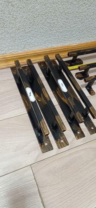 Ручки дверні металеві