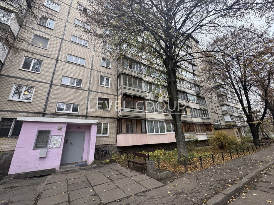 Продаж 1 кімнатної квартири, 46м2, вул. Гната Юри, Святошинський р-н
