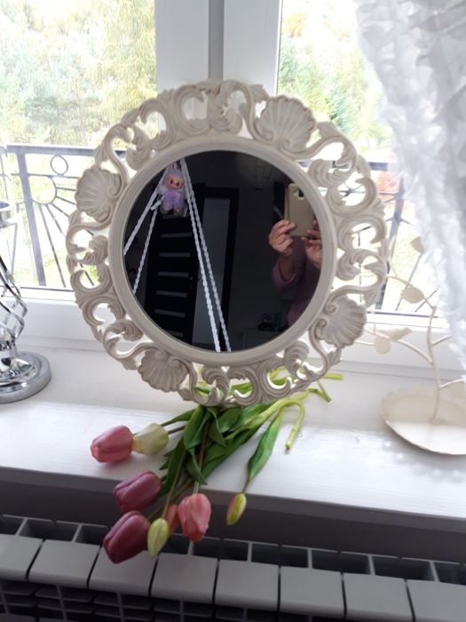 Romantyczne ażurowe lustro