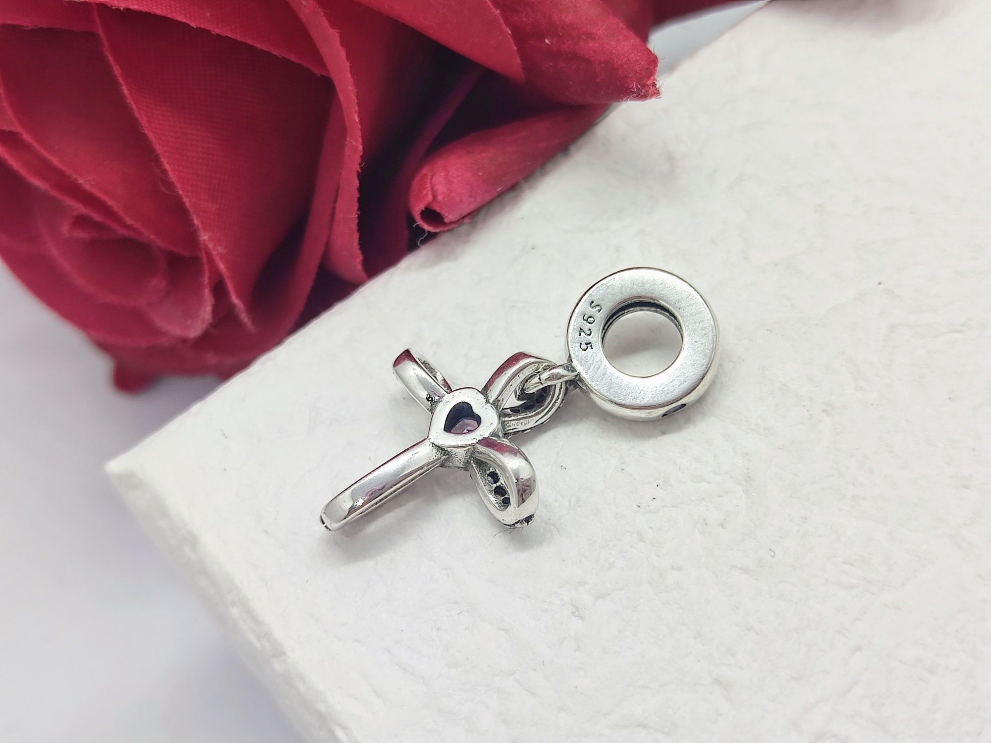 Charm's srebrna zawieszka krzyż krzyżyk S925