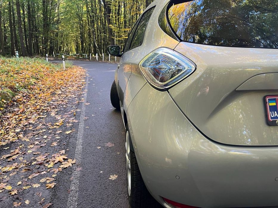 Renault zoe 41kwh 2017р запас ходу 300км