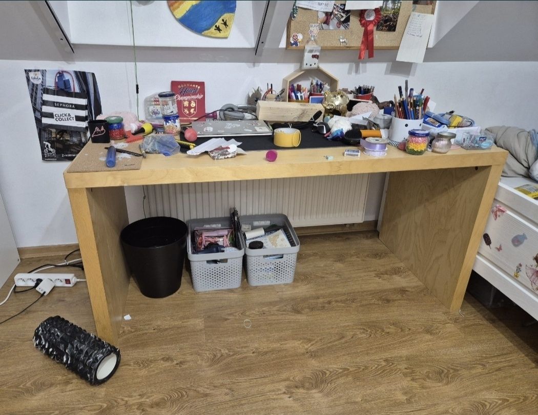 Stół Ikea malm może być do komputera