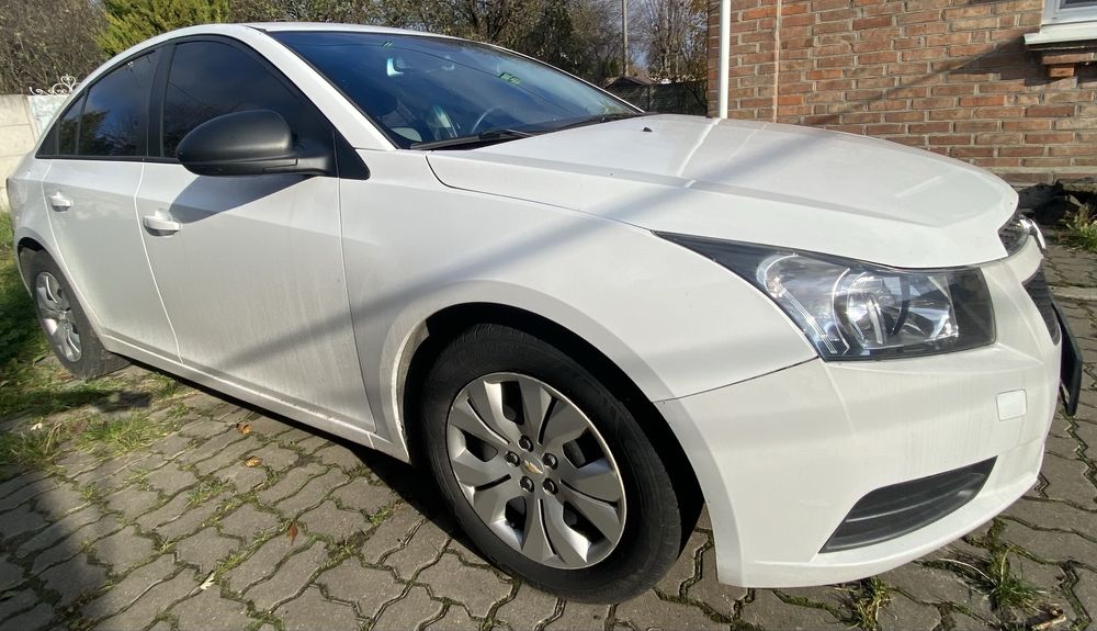 Chevrolet Cruze 2015 1.8 бензин автомат
