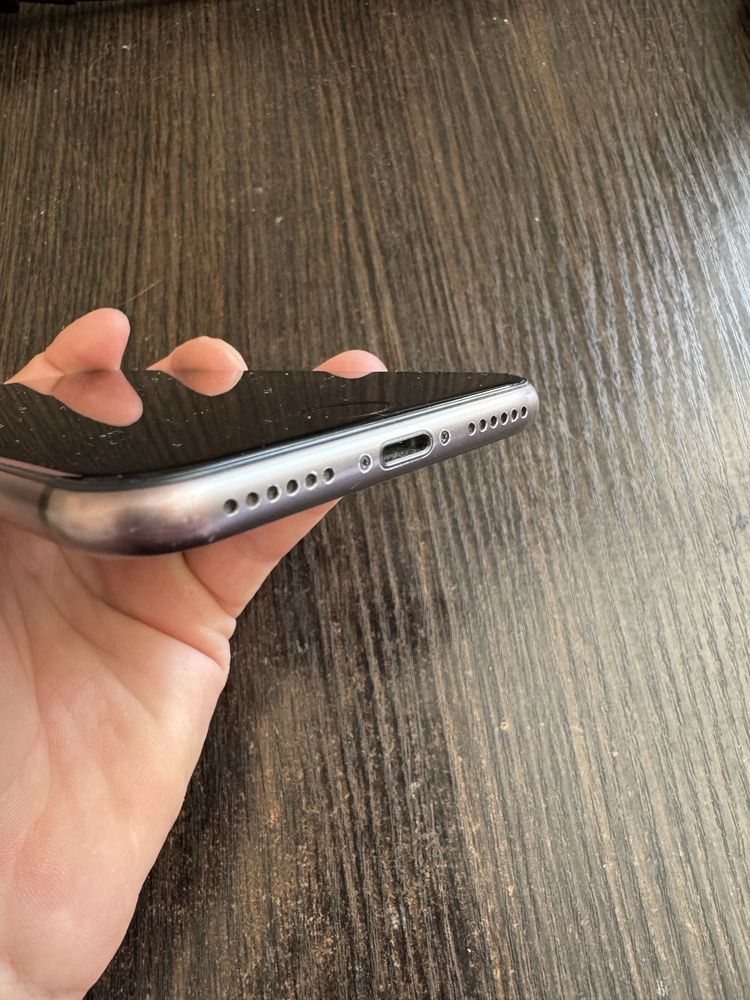Продам iPhone 8 64Gb