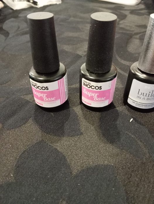 Semi gel e gel de construção de unhas