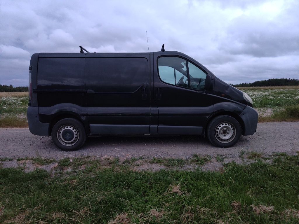 Opel Vivaro 1.9 DTi 2003r HAK Radio Android WEBASTO ZAMIANA