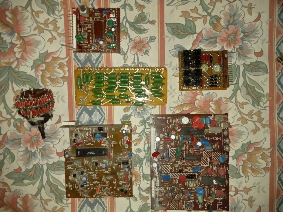 Плата для колонок ,монитора ,материнская плата ,радиодетали