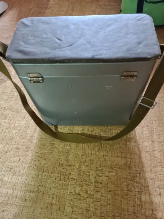 Продам ящик для зимней рибалки усср 80е годи.