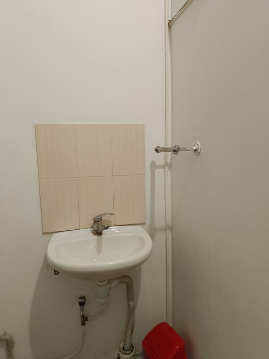 Продам приміщення, район Айсберг, з усіма зручностями.