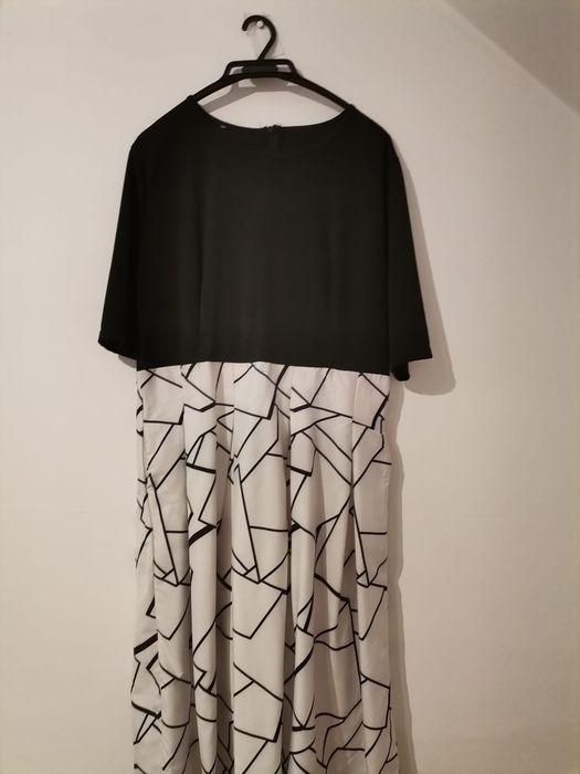 Sukienka czarno-biała M/L