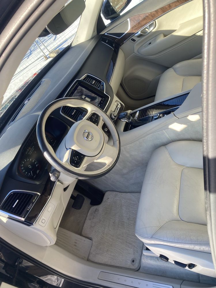 Volvo XC90 T6 AWD MOMENTUM full led