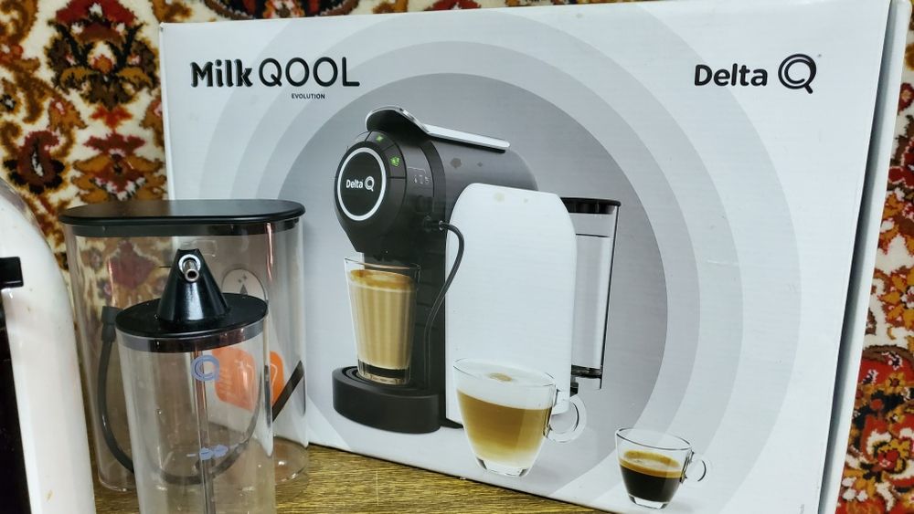 Кофе машина с капучинатором Delta MilkQOOL