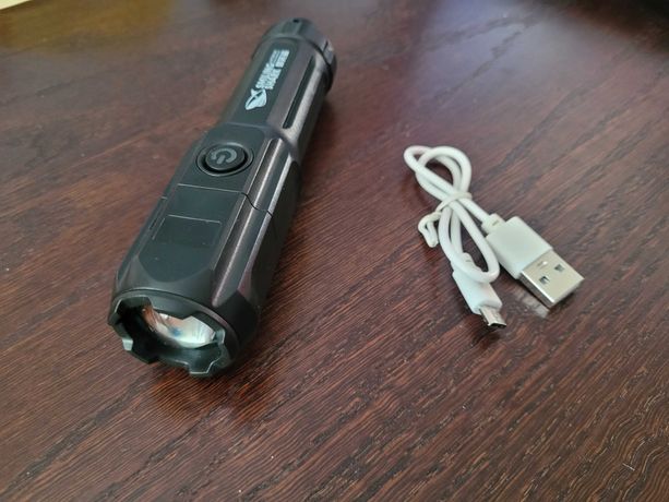 Mocna latarka LED wodoodporna ładowana przez USB 4 tryby ZOOM