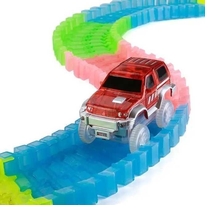 Гоночный трек-конструктор Magic Tracks 220 деталей с 1 машинкой