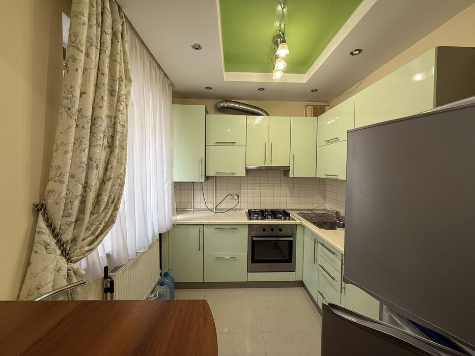 Здаю 2 кім Центр і/о поблизу озера