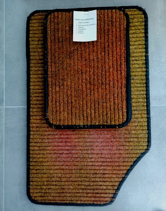 Tapetes auto universais