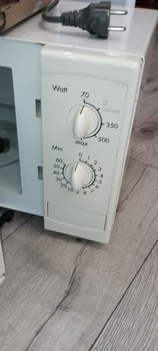 Kuchenka mikrofalowa 1000w LG sprawna