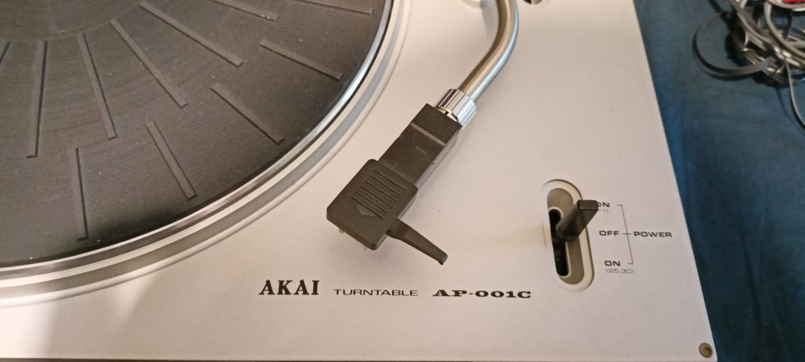 Akai gramofon...