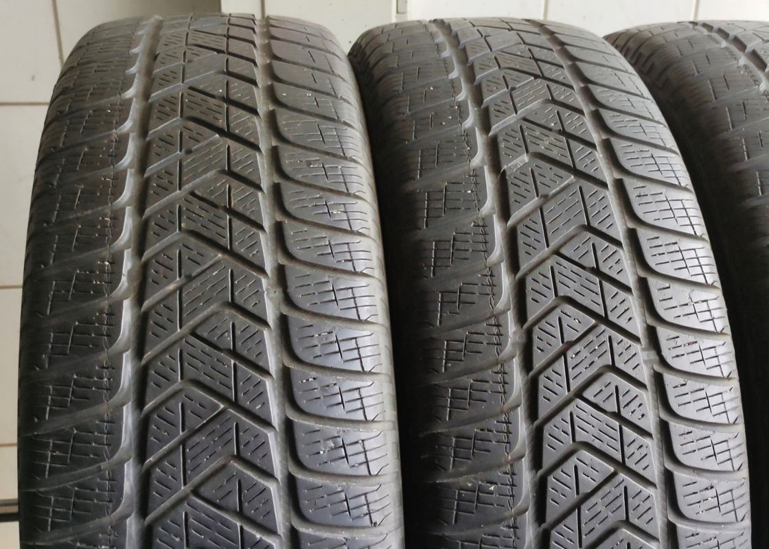 4x 215/65r17 Pirelli Scorpion Winter Tm Seal 99h 4,65mm