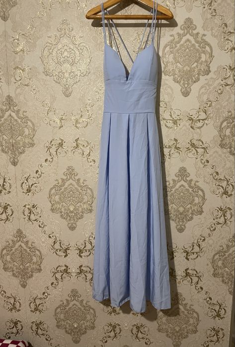 Сукня міді на брителях