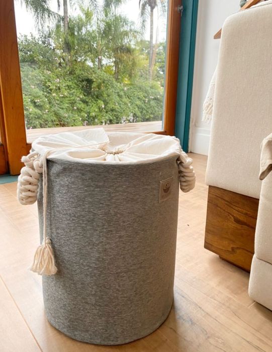 Cesto médio para roupa suja (Design de Interiores)