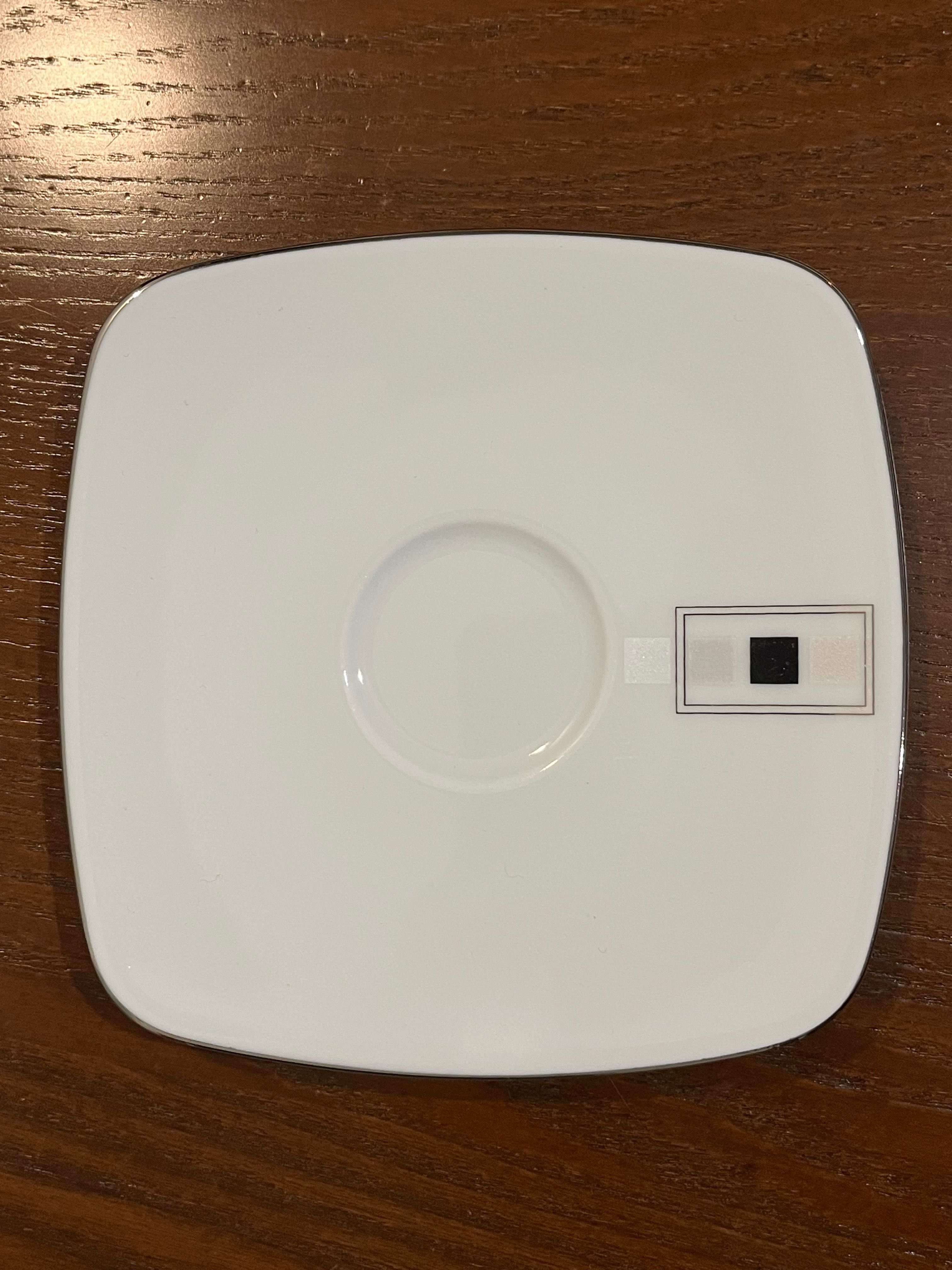Serwis kawowy porcelana 27 elementów