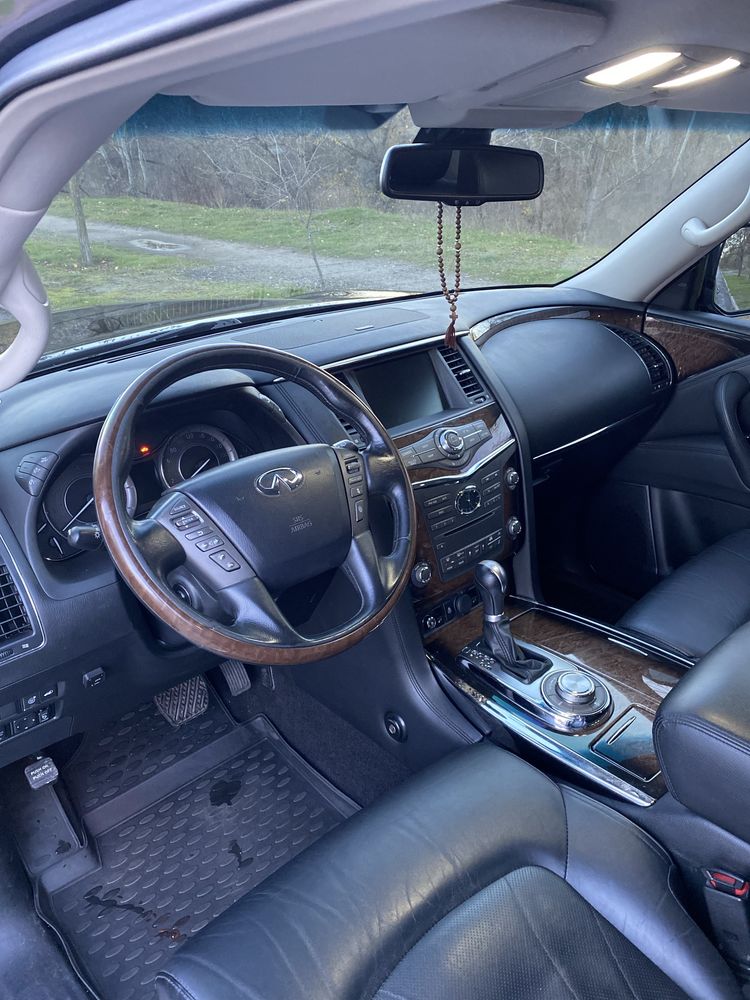 Infiniti QX56 2011