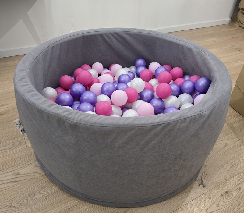 Basen z kulkami szary