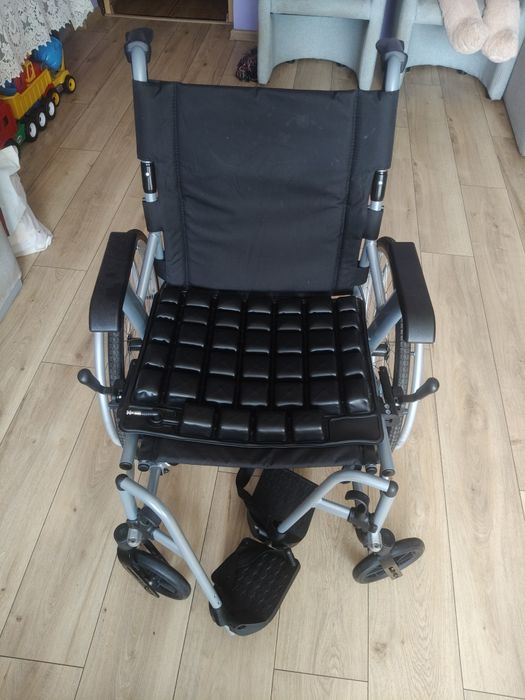 Sprzedam wózek inwalidzki
