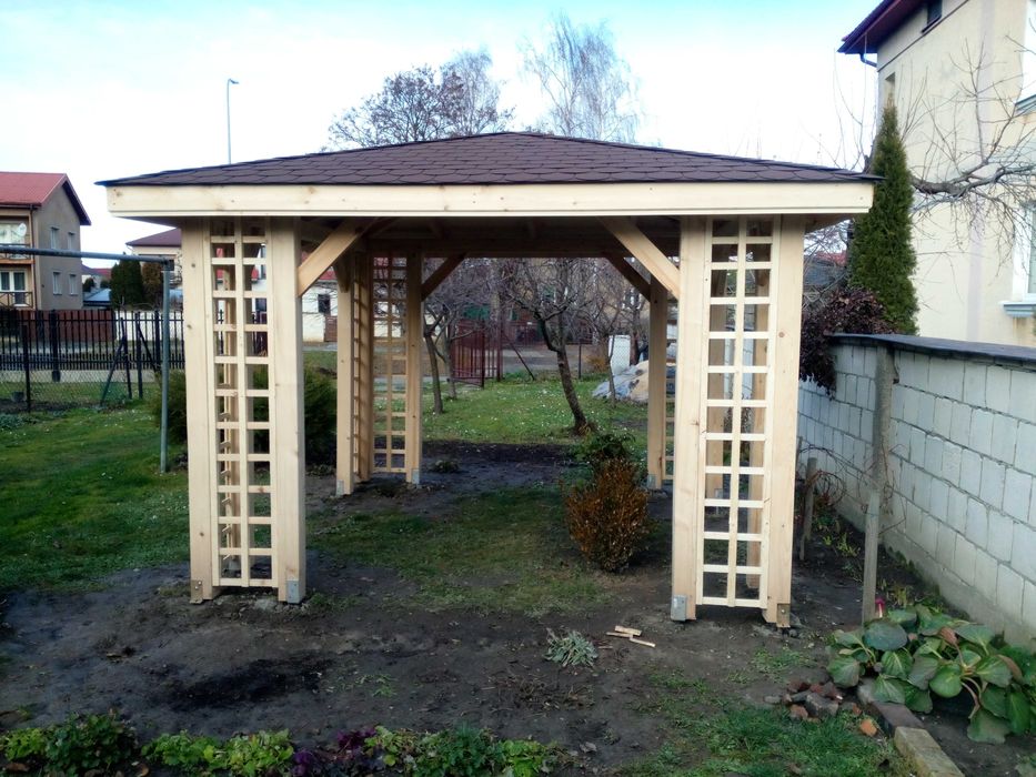 Altana ogrodowa świerk