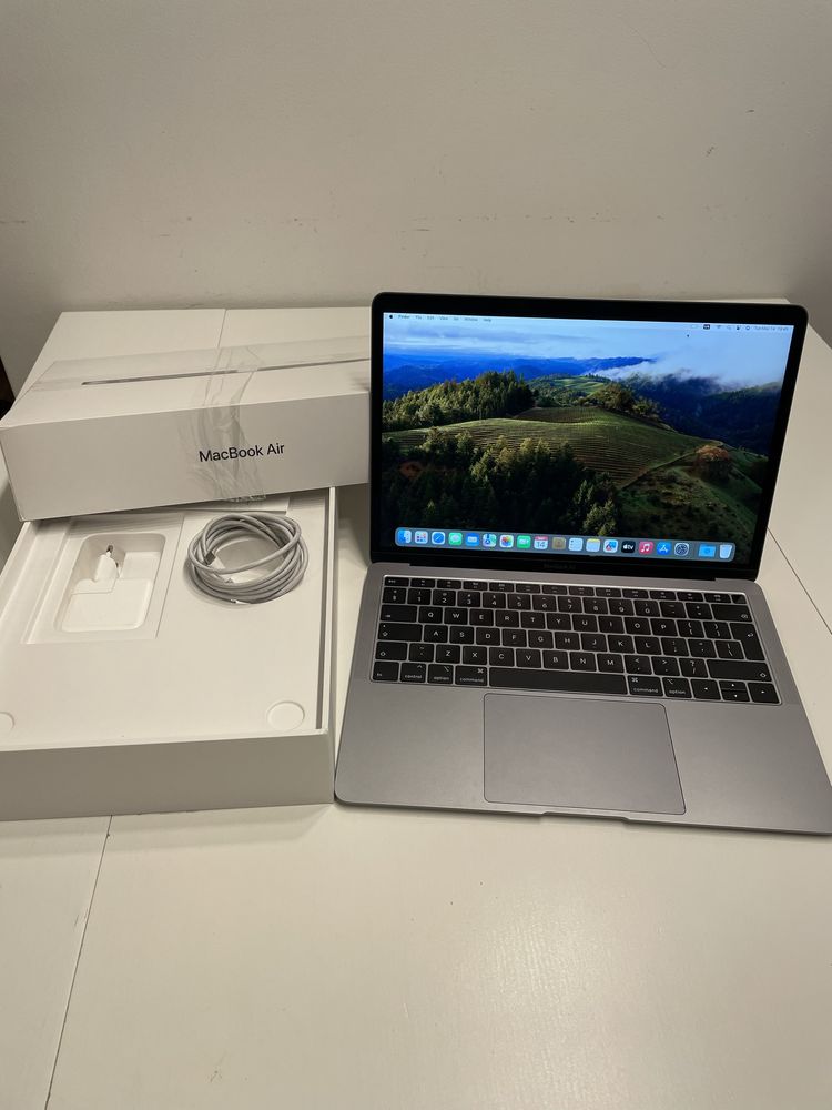 Macbook Air 13” 2018 8GB/128GB 270 cycle, ładowarka i pudełko