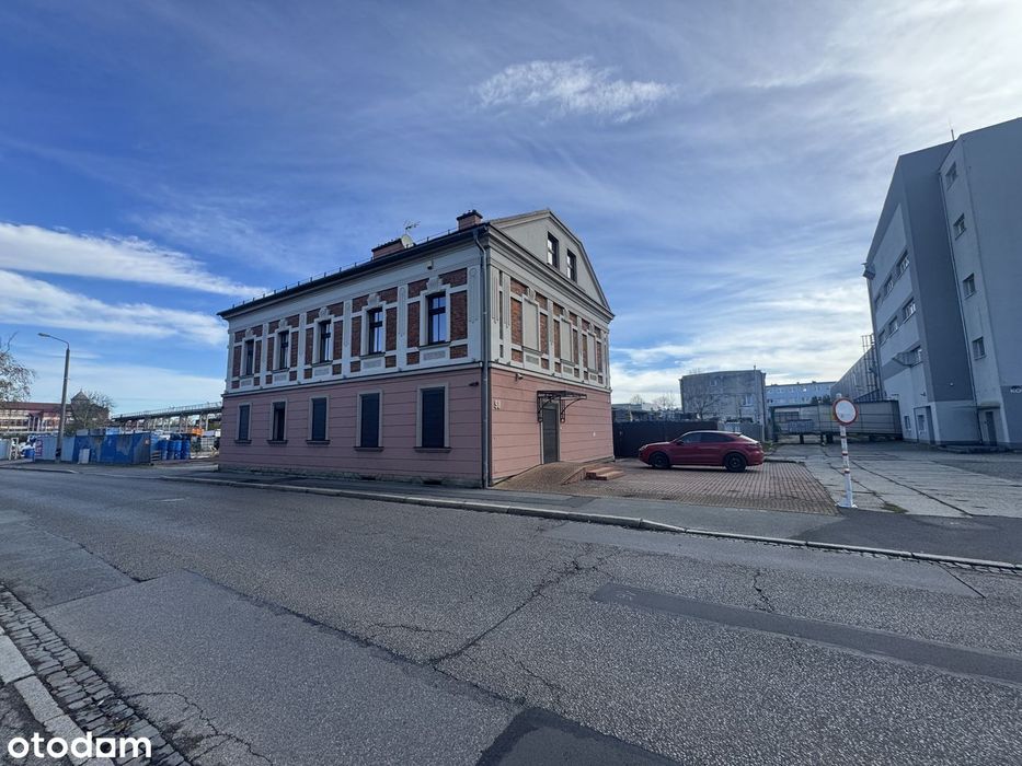 Lokal 80 m² w odrestaurowanej kamienicy z parkingiem – Komorowicka 98