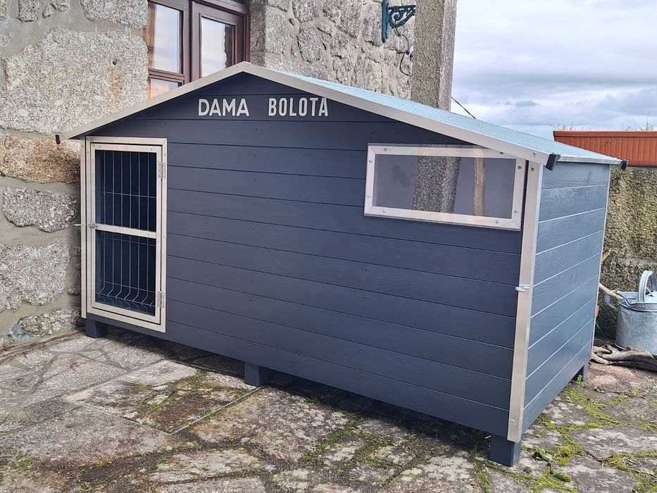 Casota em madeira para caes porte grande
