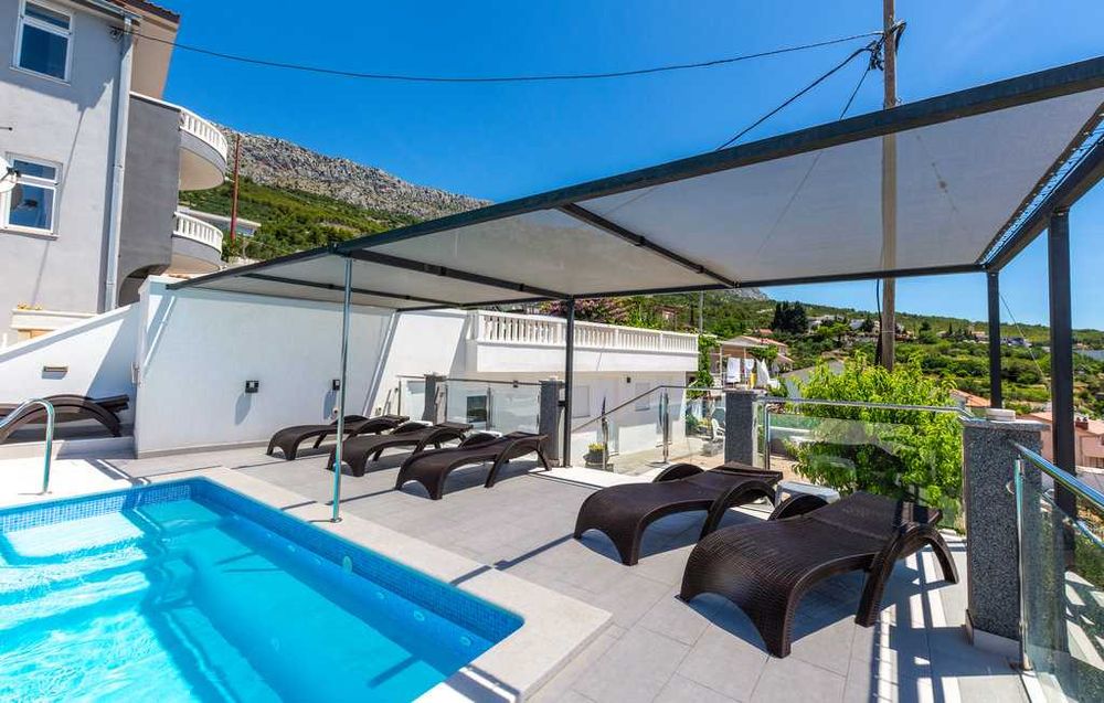 Wakacje, Chorwacja, okolice Omis, apartament dla 8 osób z basenem